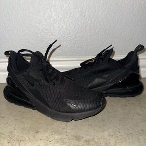 Nike Air Max 270
Women’s Shoes
US 7Y